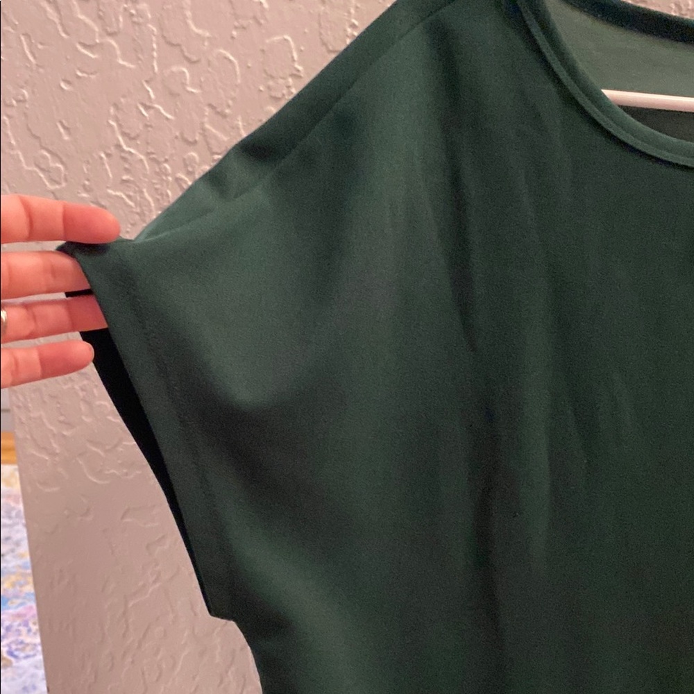 Elegant Green Women's Top - Picture 3 of 5